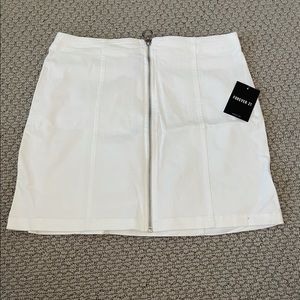 Forever 21 white denim zip skirt NWT